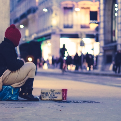 Emfasis Non-Profit: Στηρίζοντας τους άστεγους