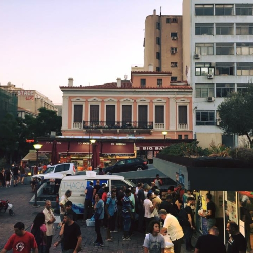 Κινητή μονάδα για το πλύσιμο και το στέγνωμα των ρούχων