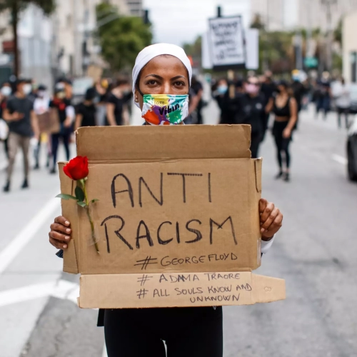 «Bridging Borders: Από τα τείχη των διακρίσεων στις γέφυρες της συμπερίληψης».